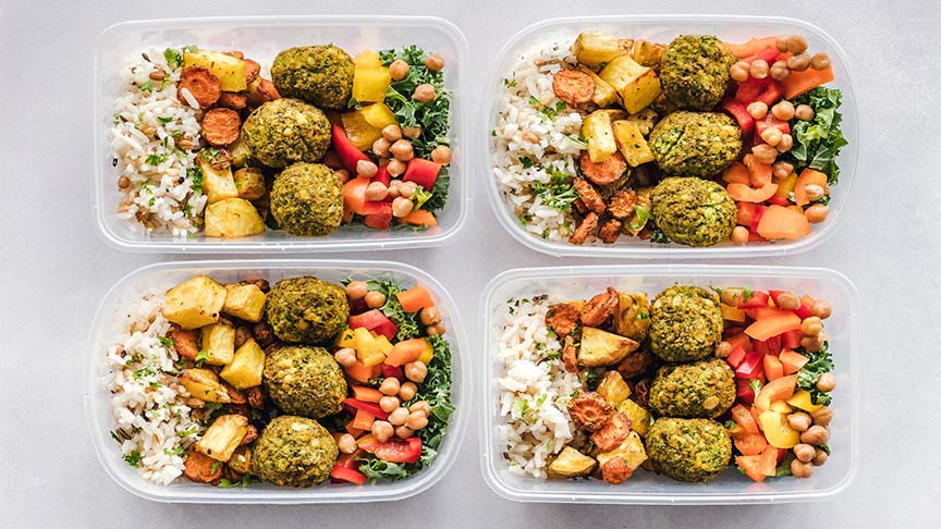 batch-cooking-tuppers Tuppers abiertos con alimentos