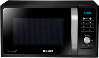 Microondas en color negro de la marca Samsung