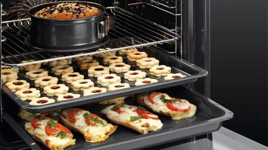 horno abierto mostrando los alimentos