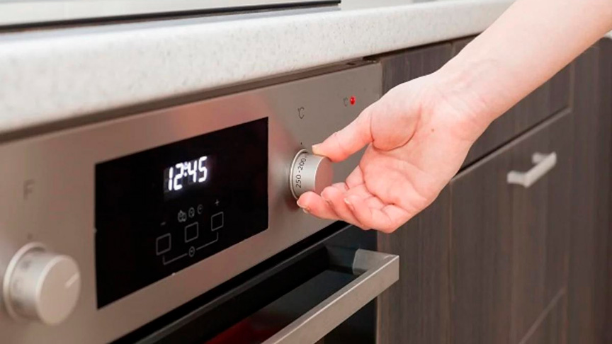 horno mostrando la hora