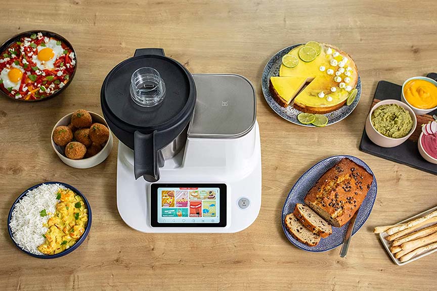 moulinex-robot-cocina robot de cocina Moulinex Click&Cook rodeado de alimentos en la encimera