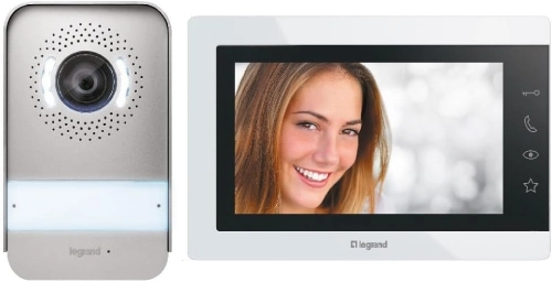 videoportero legrand easykit con mujer en pantalla