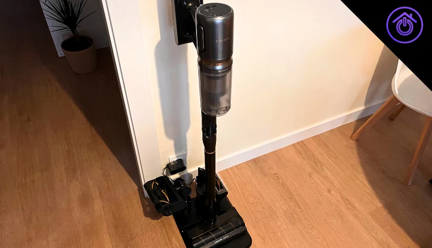 Dreame V20 Pro ubicada en la base