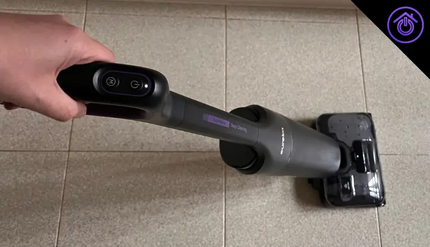 fregona eureka 460 limpiando la cocina